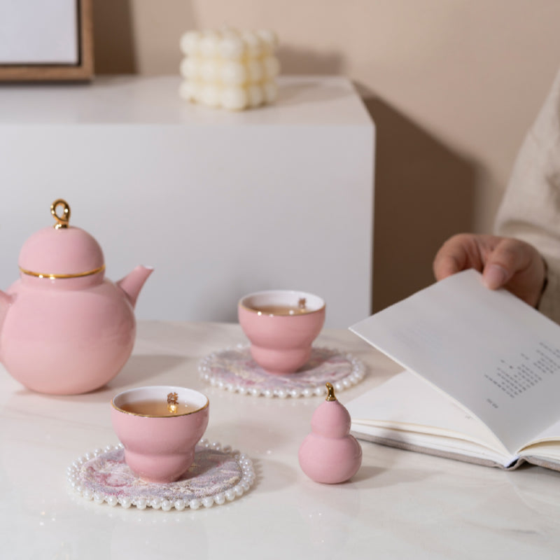 吉祥葫蘆茶具套裝（兩人份）：茶壺、茶杯、擺飾和杯墊