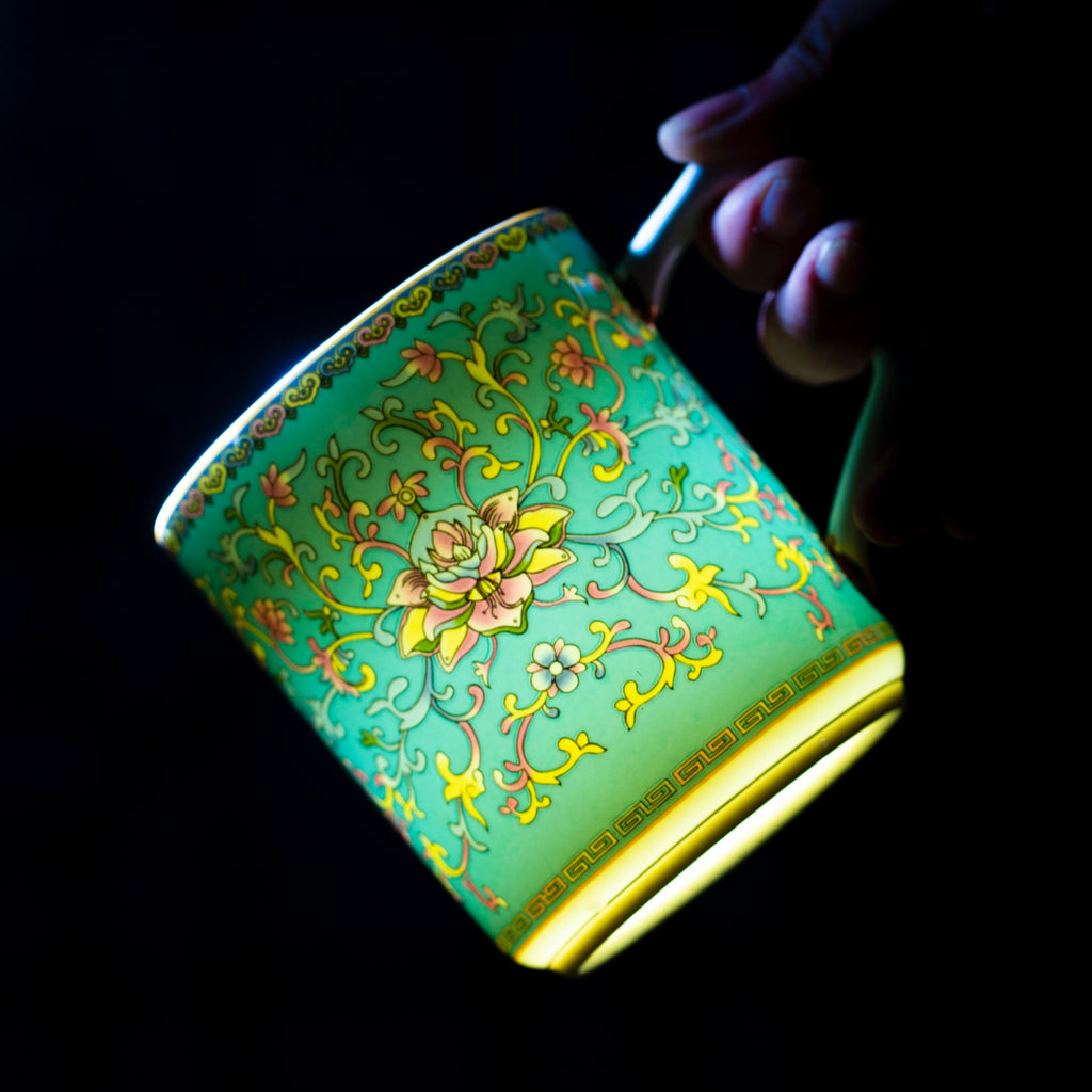 皇家藍琺瑯彩龍紋馬克杯，帶蓋，18.60 液體盎司/550毫升