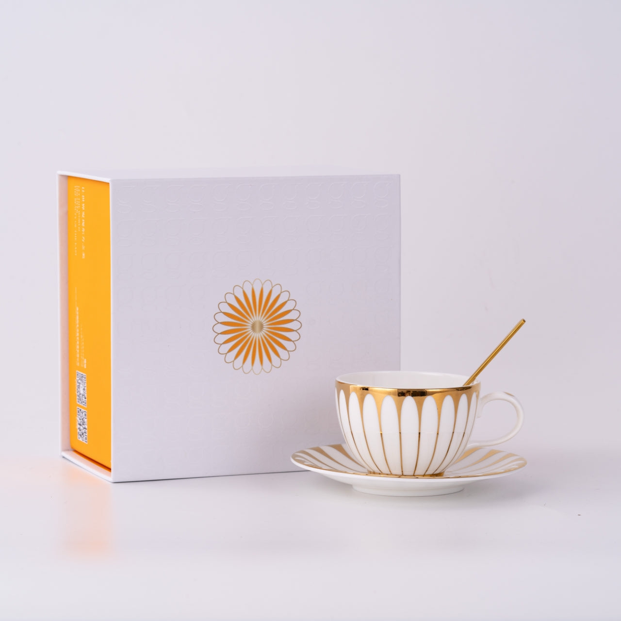 向日葵骨瓷杯碟套裝，6.76 液盎司（200毫升） 
